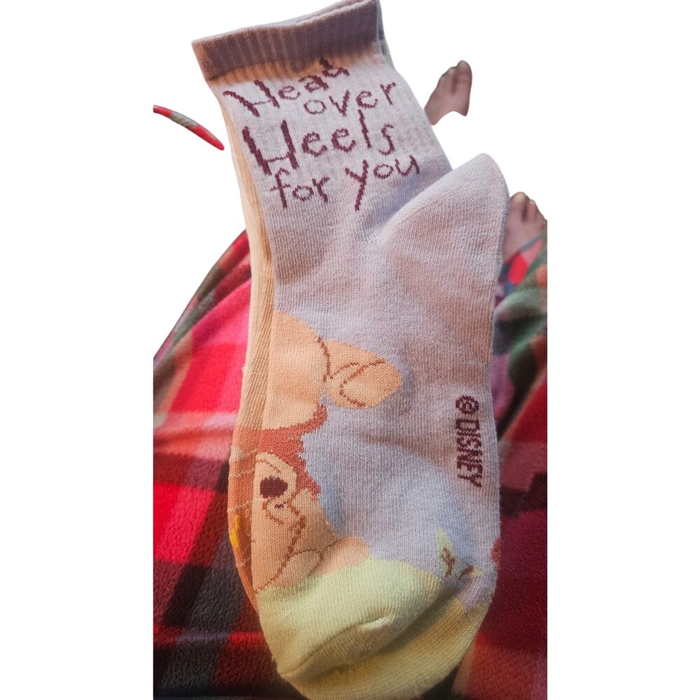 Disney Winnie the Pooh Womens 4 Pair Socks Shoe Size 4-10 Pooh Piglet 9-11 NWT